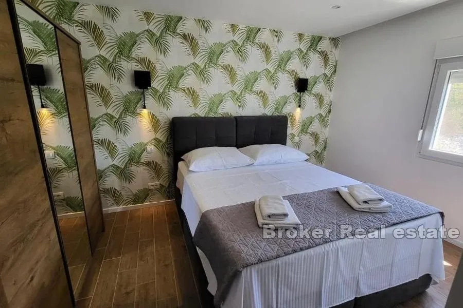 moderno uređena kuća s pogledom na more - slika 4