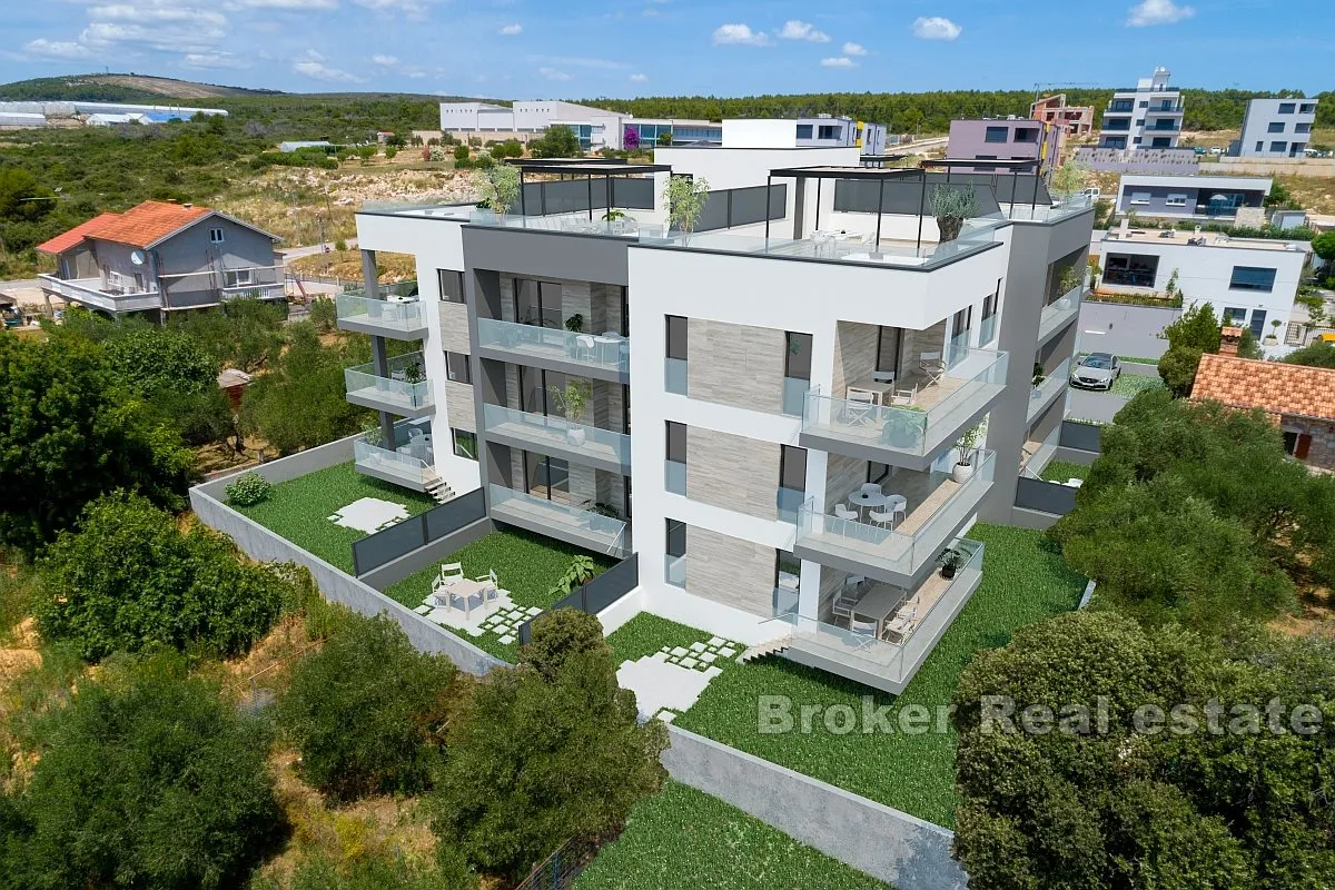 penthouse s krovnom terasom i otvorenim pogledom na more - slika 2