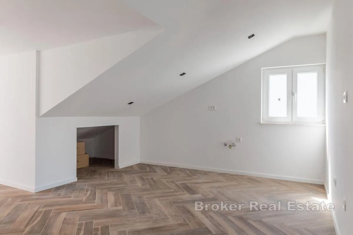 apartmanska kuća prvi red do mora - slika 16