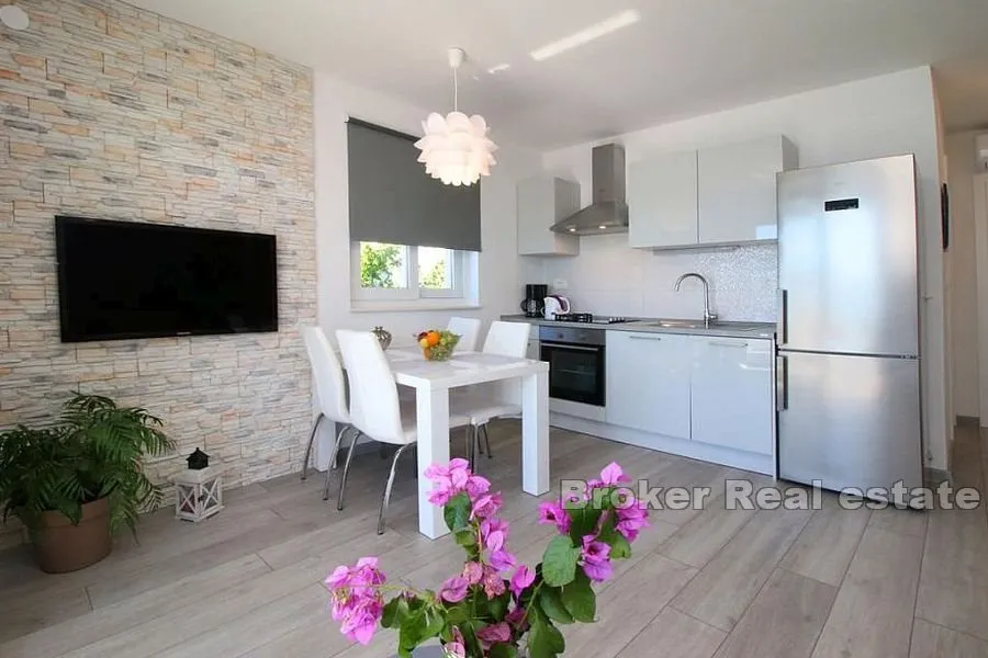 apartmanska kuća prvi red do mora - slika 5