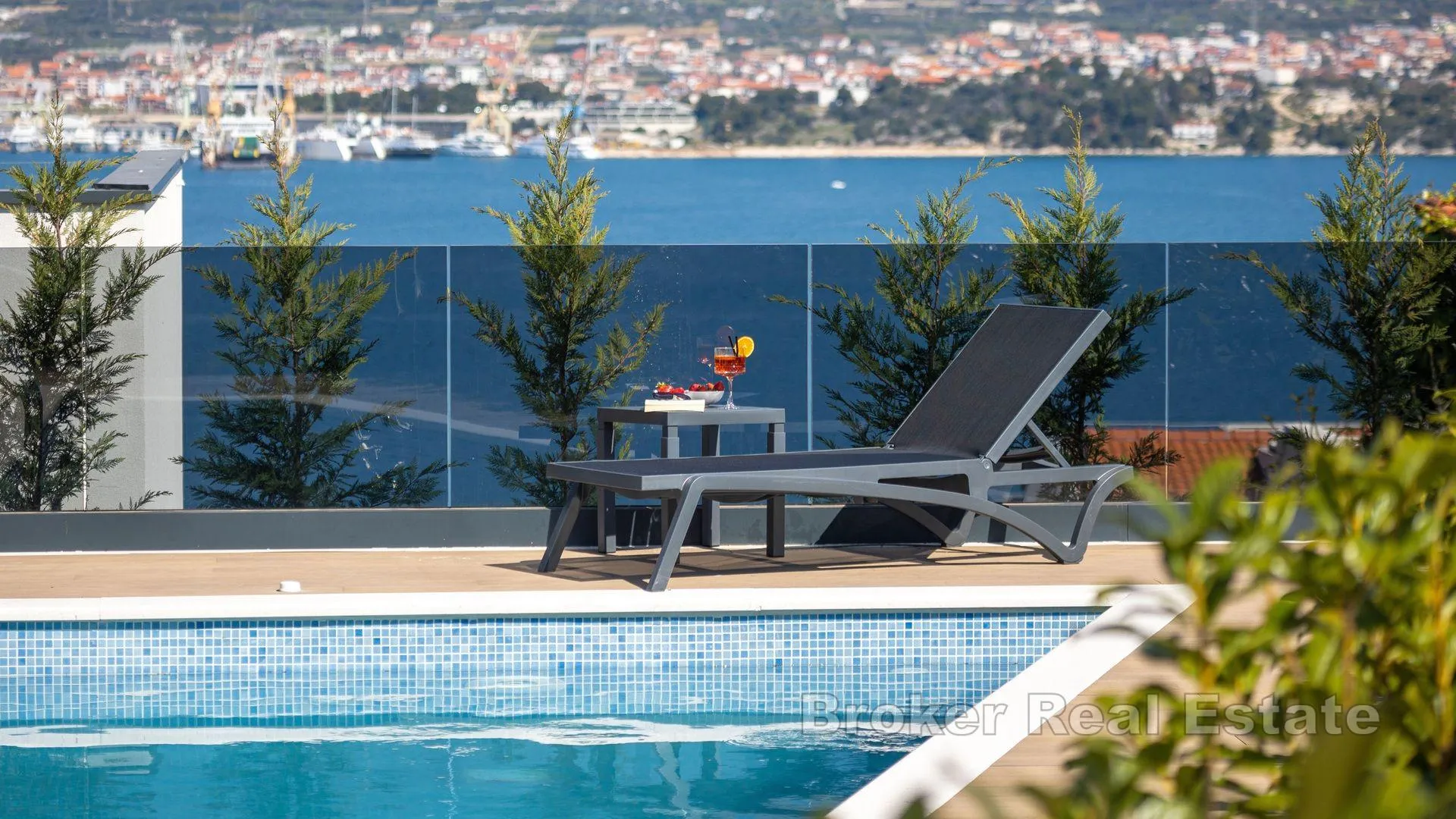 Turistički kompleks s pogledom na more - Žedno, Trogir