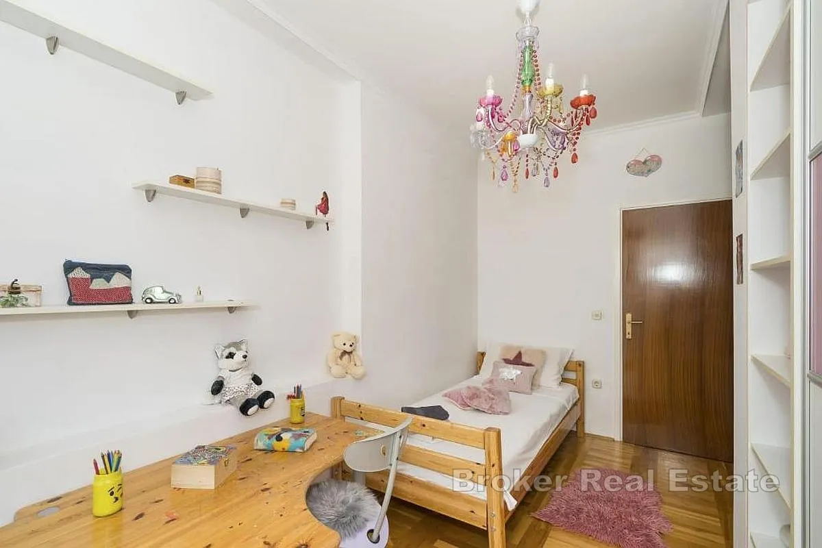 dvije apartmanske jedinice s pogledom na more - slika 8