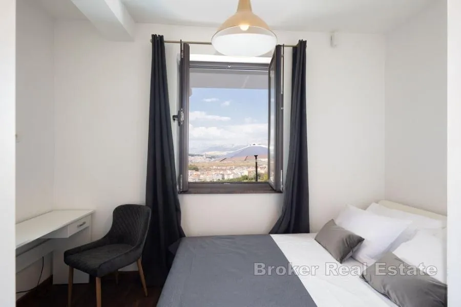 atraktivan apartman s bazenom i pogledom na more - slika 9