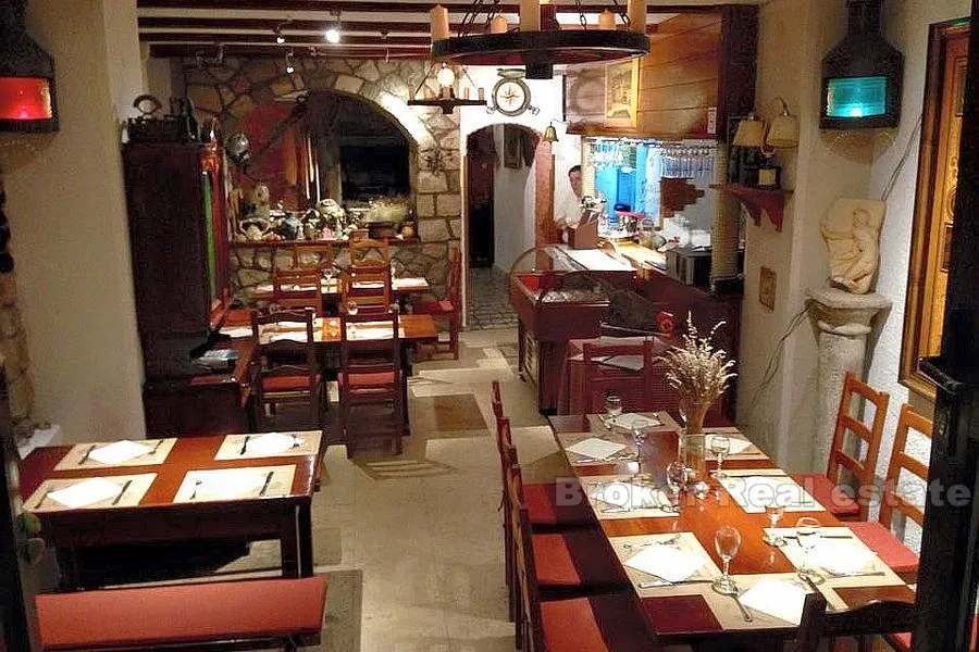 kuća u centru s restoranom, na prodaju - slika 5