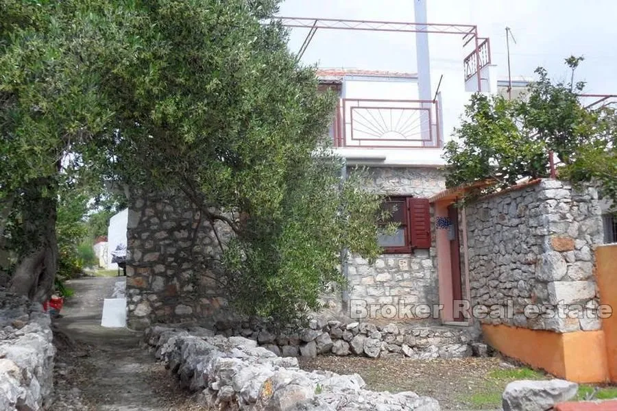 kamena kuća s pogledom na more - slika 5