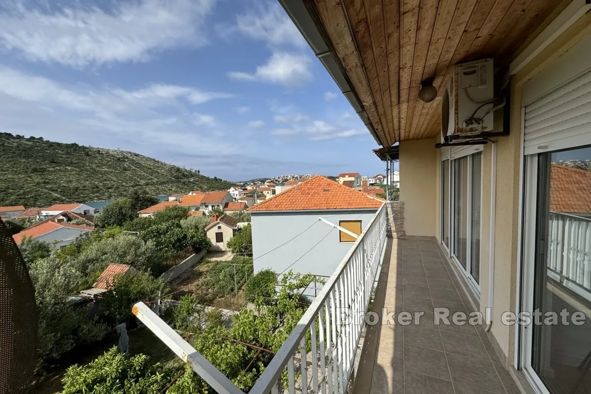 apartmanska kuća na mirnoj lokaciji - slika 15