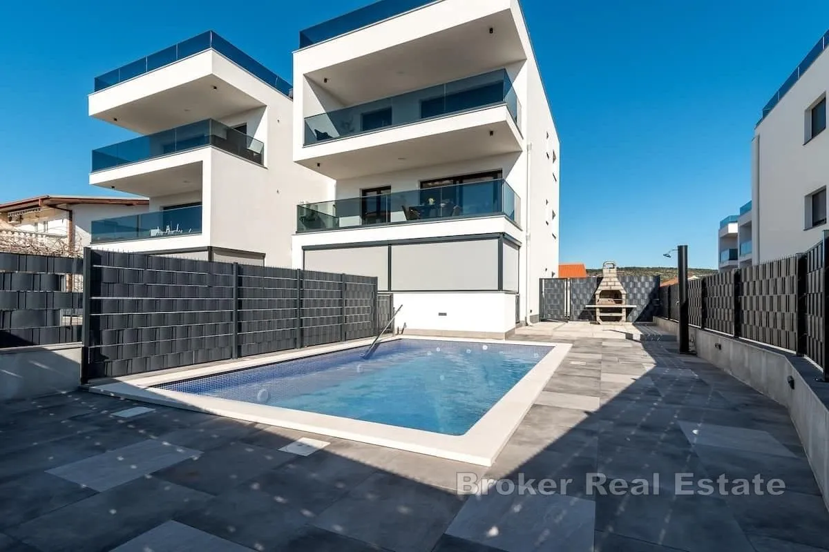 moderan dvosoban apartman s bazenom - slika 13