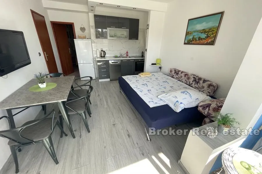 apartmanska kuća na izuzetnoj lokaciji - slika 13