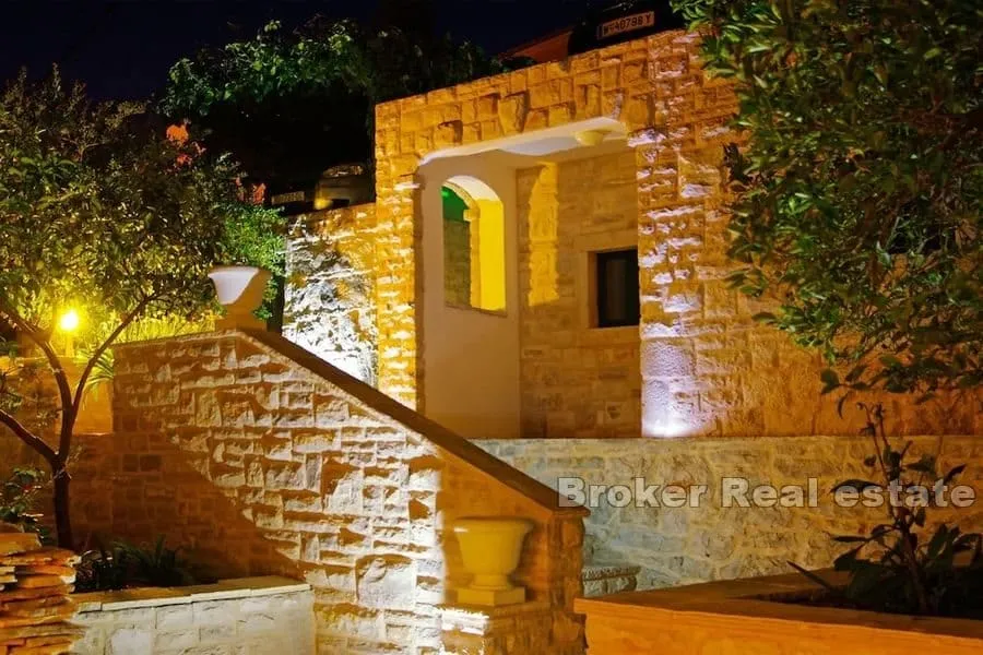 vila - hotel u prvom redu do mora - slika 16