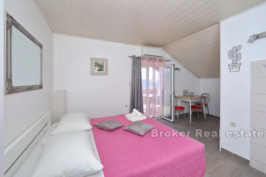 apartmanska vila prvi red do mora - slika 11