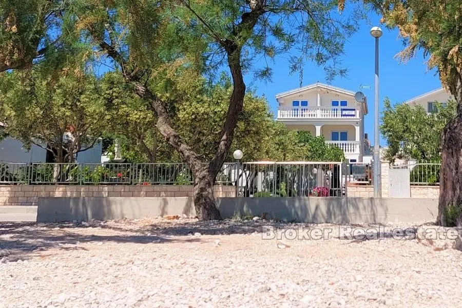 Apartmanska kuća, prvi red do mora - Sibenik, Sibenik