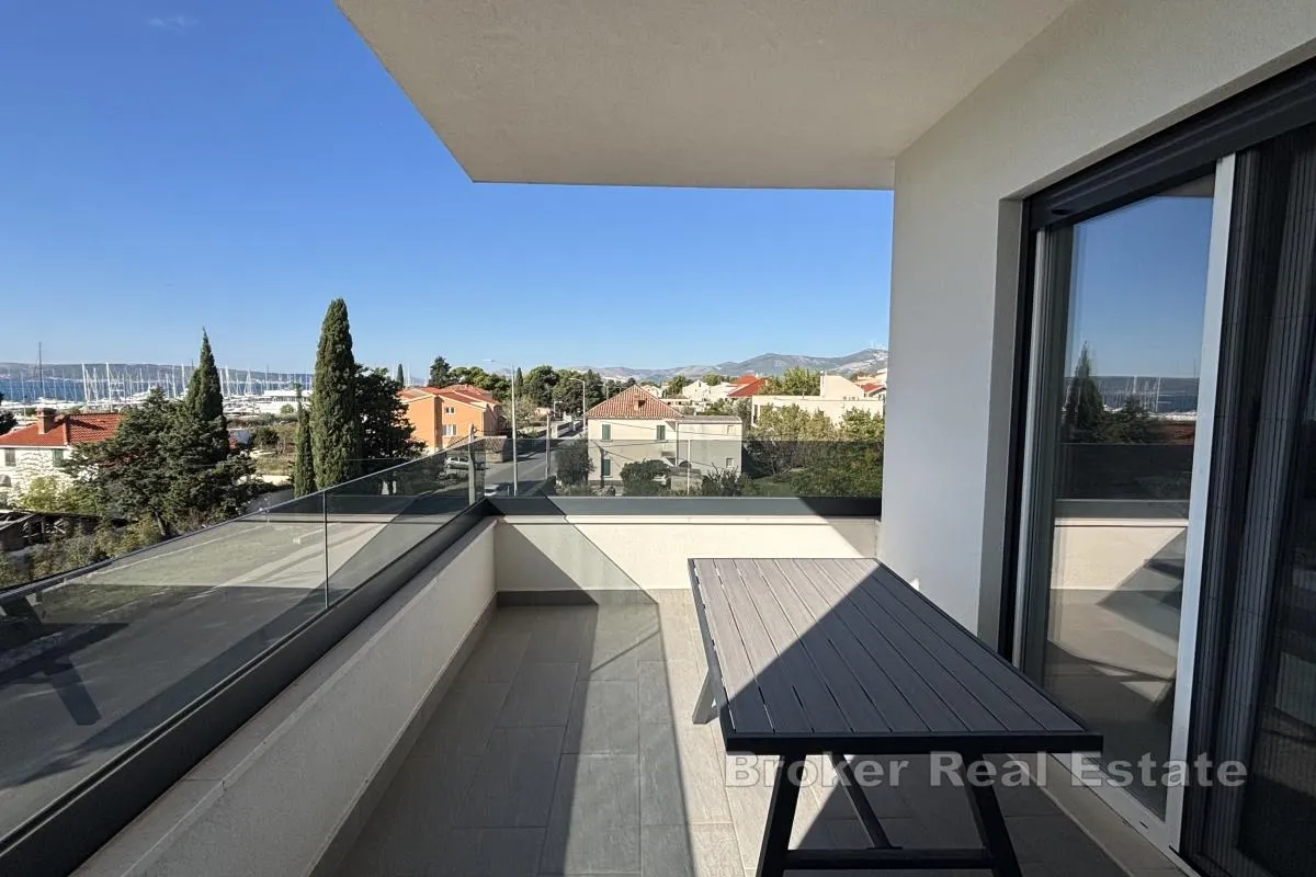 izvanredan penthouse stan s krovnom terasom i otvorenim pogledom na more - slika 2