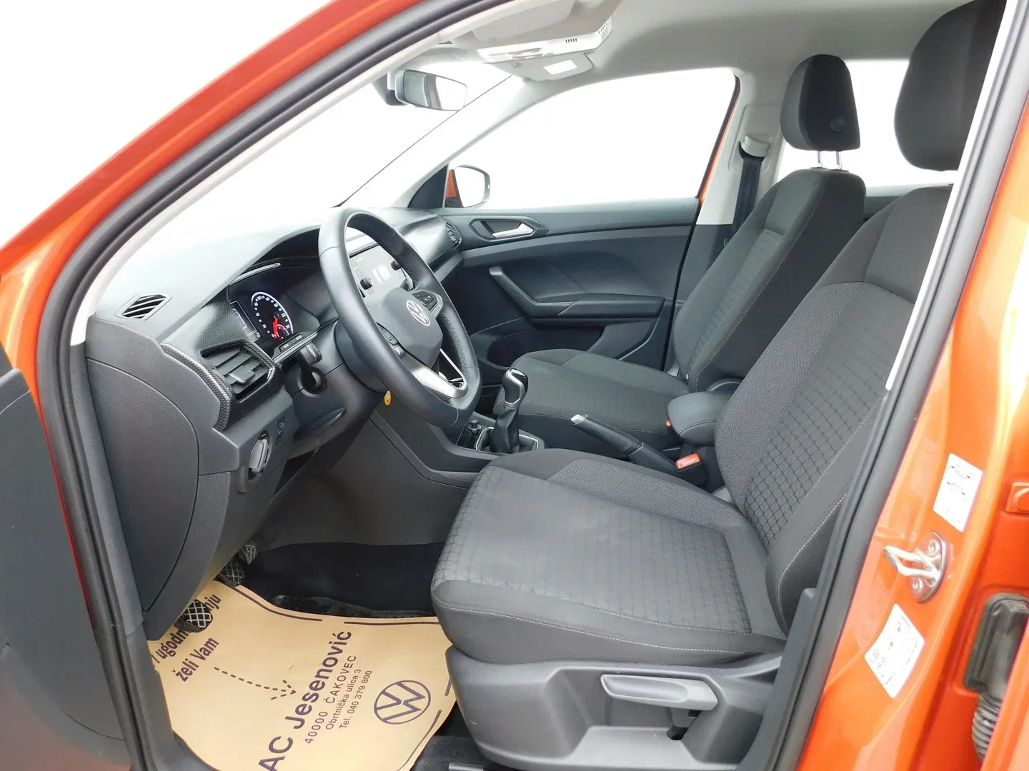 09180 volkswagen t-cross 1.0 tsi life - slika 8