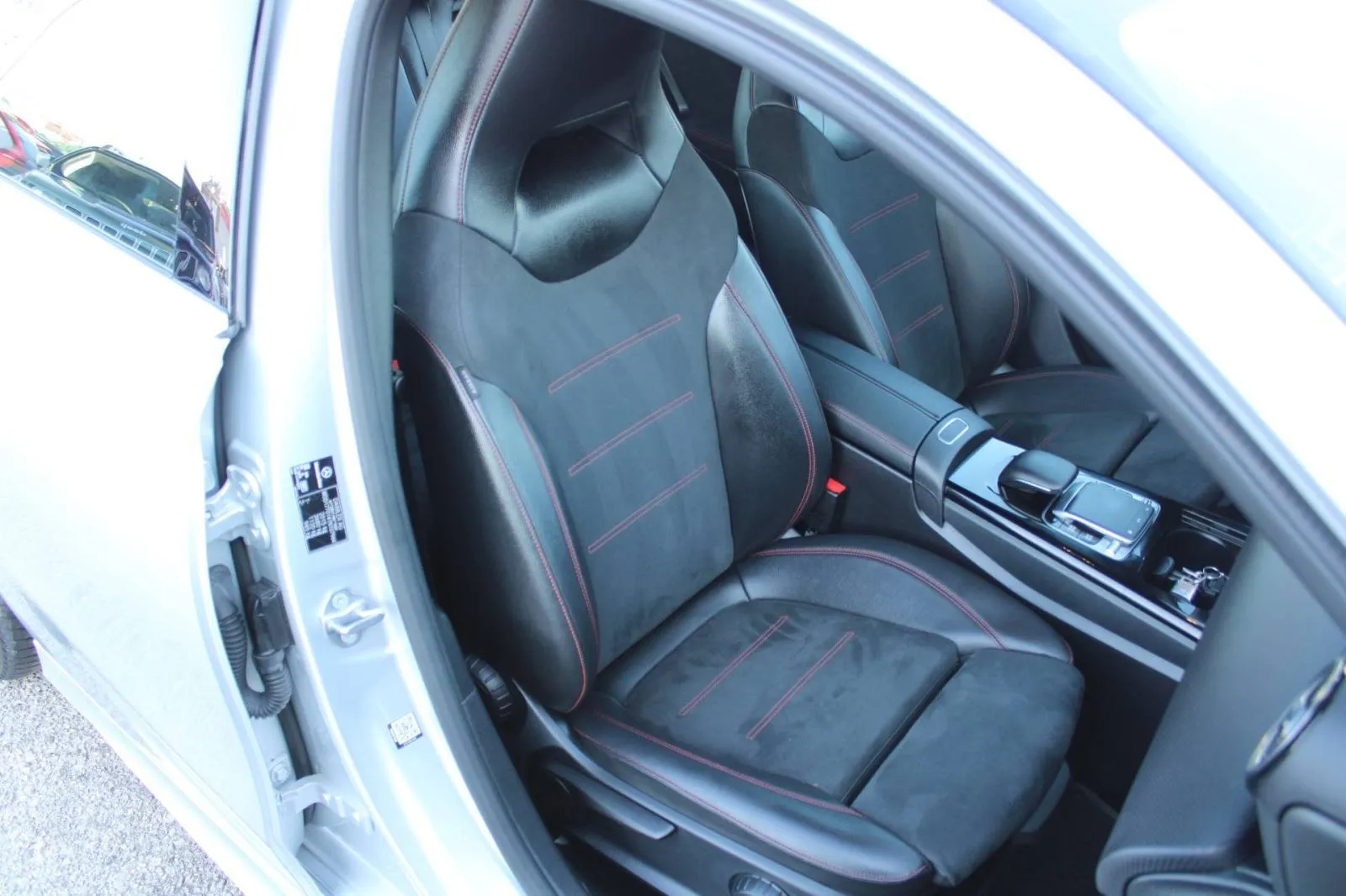 mercedes-benz klasa a 220d amg automatik *led, navigacija, kamera* - slika 11