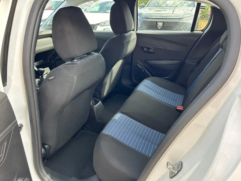 peugeot 208 1,5 bluehdi - 2021 - navi - servisna - reg 1 god !!! - slika 10