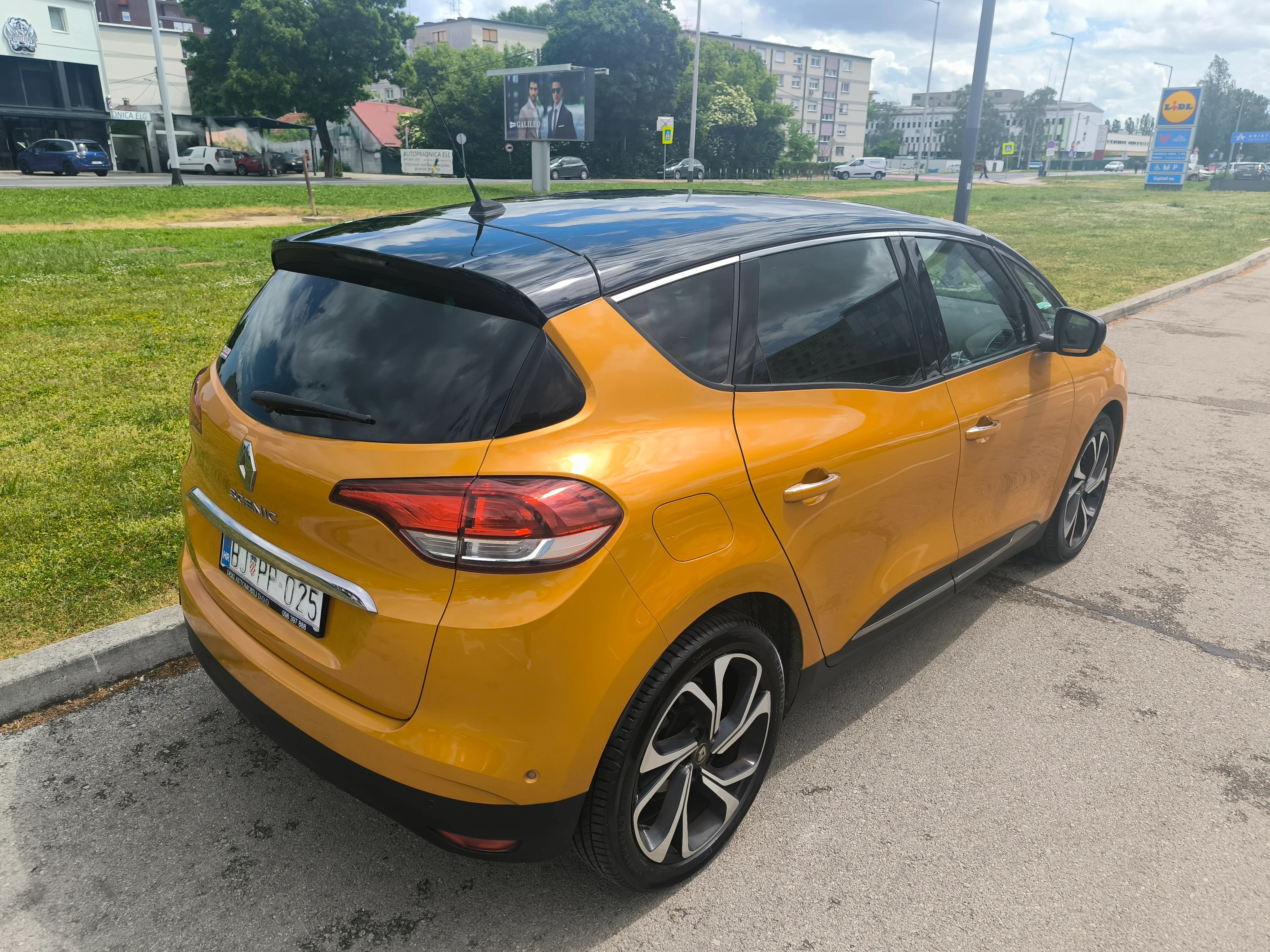 renault scenic dci 120 ,intens, full led, kamera, top stanje - slika 10