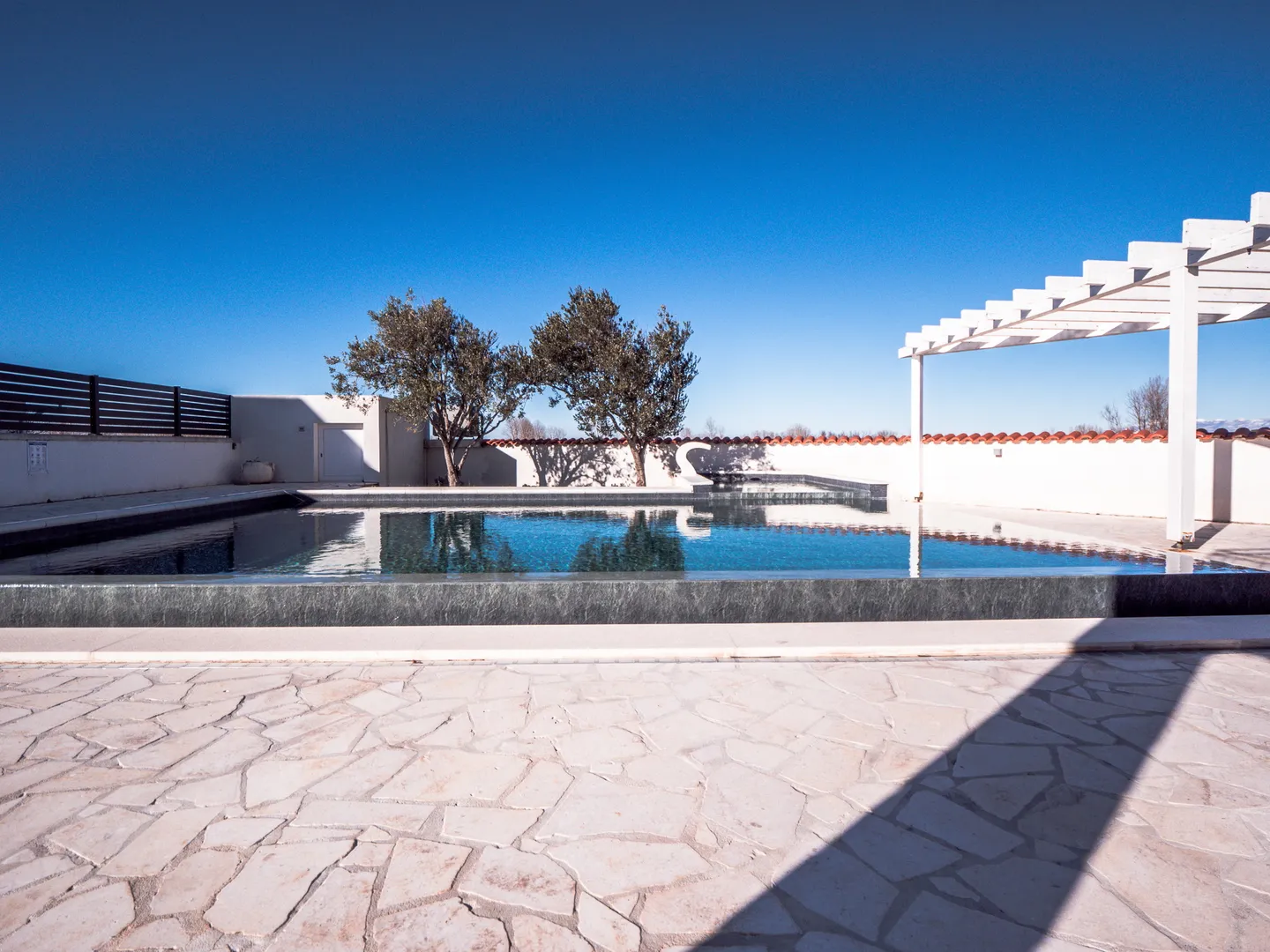 hrvatska, zadar, vrsi - prostrana moderna kuća s bazenom, kaminom i garažom, 152 m² stambena površina - slika 21