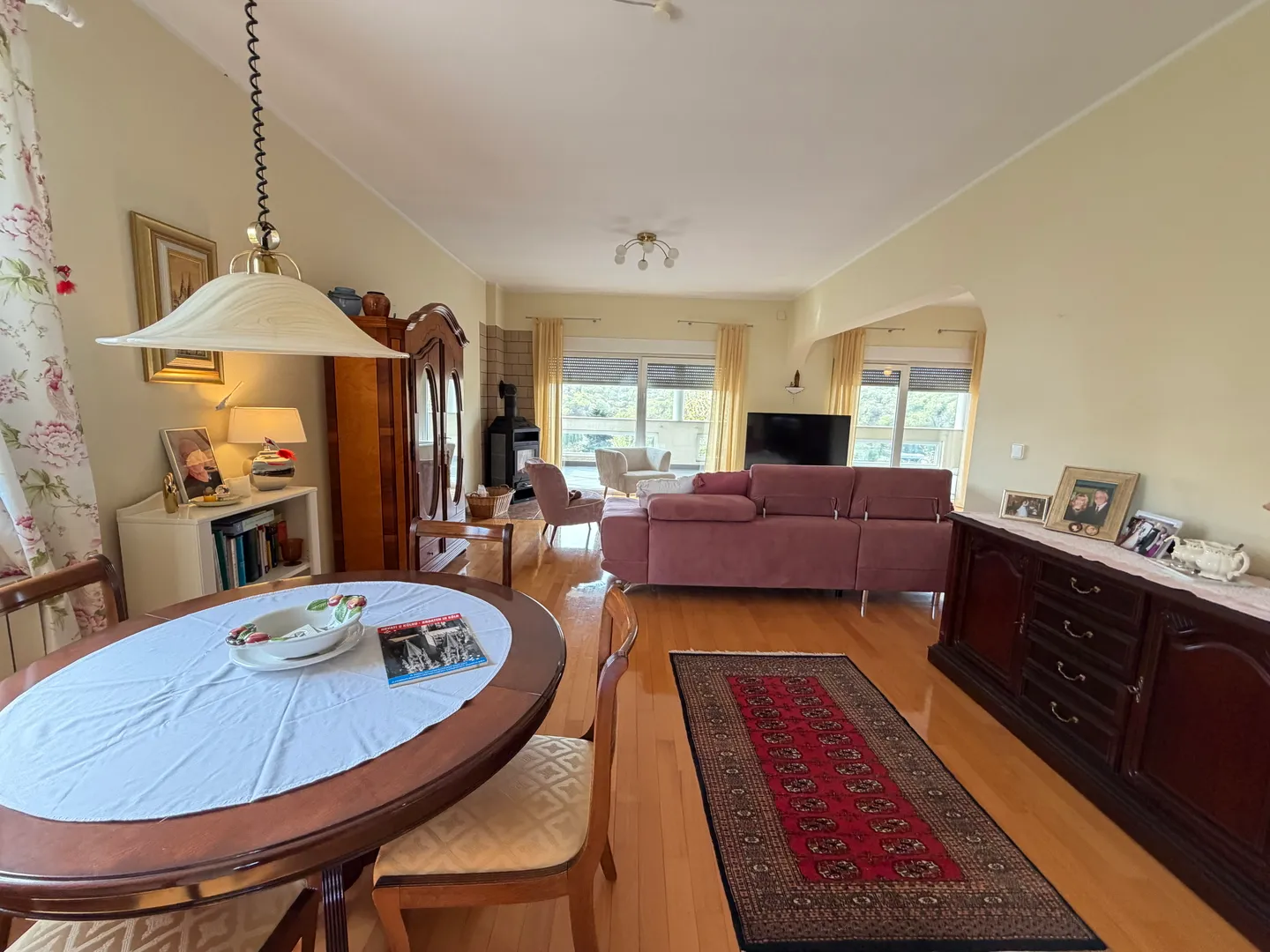 zagreb, dubrava-novoselec, kuća s dva stana 358 m2, na parceli od 911 m2 - slika 9