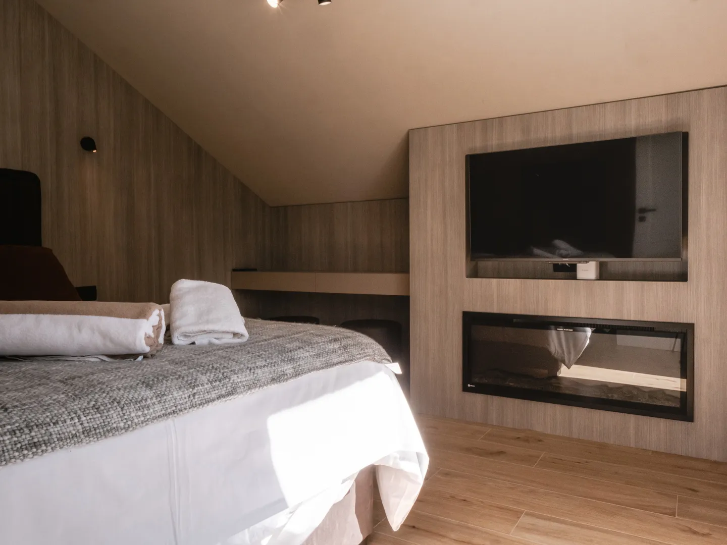 luksuzna vila s bazenom, prvi red do mora, nin - zadar - slika 54