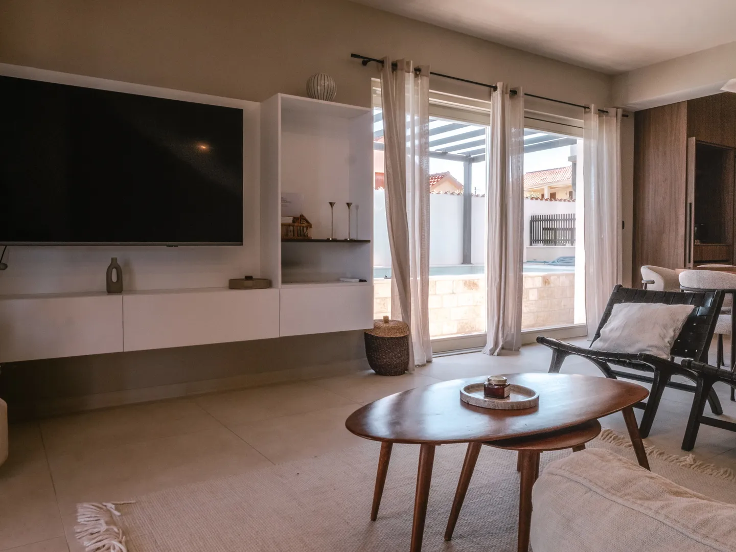 luksuzna vila s bazenom, prvi red do mora, nin - zadar - slika 8