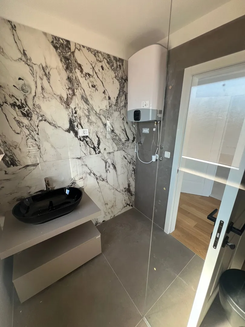 penthouse stan s krovnom terasom, 1 red do mora, vinjerac - zadar - slika 9