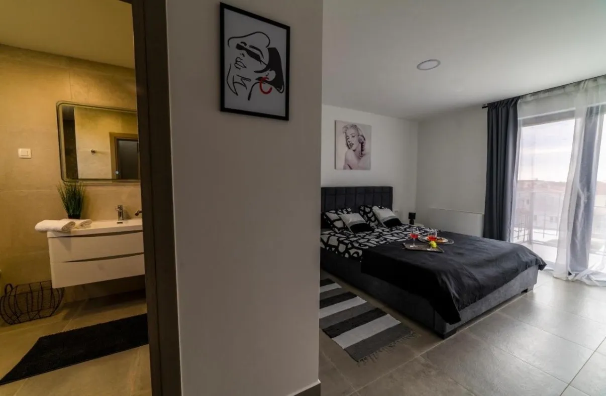 istra, luksuz i privatnost u srcu istre, vila sa bazenom 204 m2 - slika 18