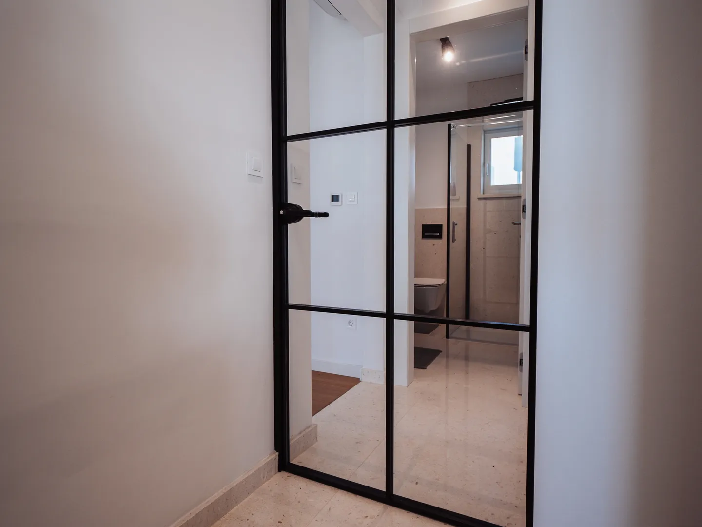 hrvatska, šibenik, vodice (tribunj) – moderan stan na 1. katu s 4 spavaće sobe, 2 terase i 3 parkirna mjesta, 137,91 m² - slika 18