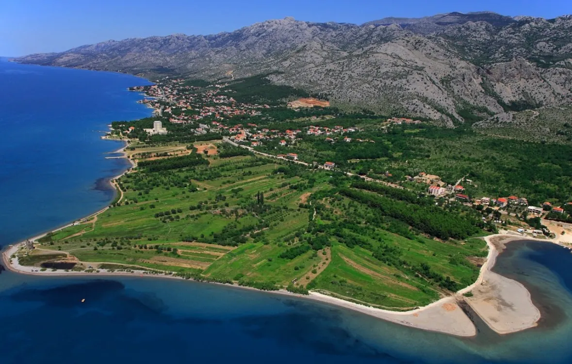 Starigrad, Građevinsko zemljište 1949 m2, 20m od Mora - Starigrad Paklenica