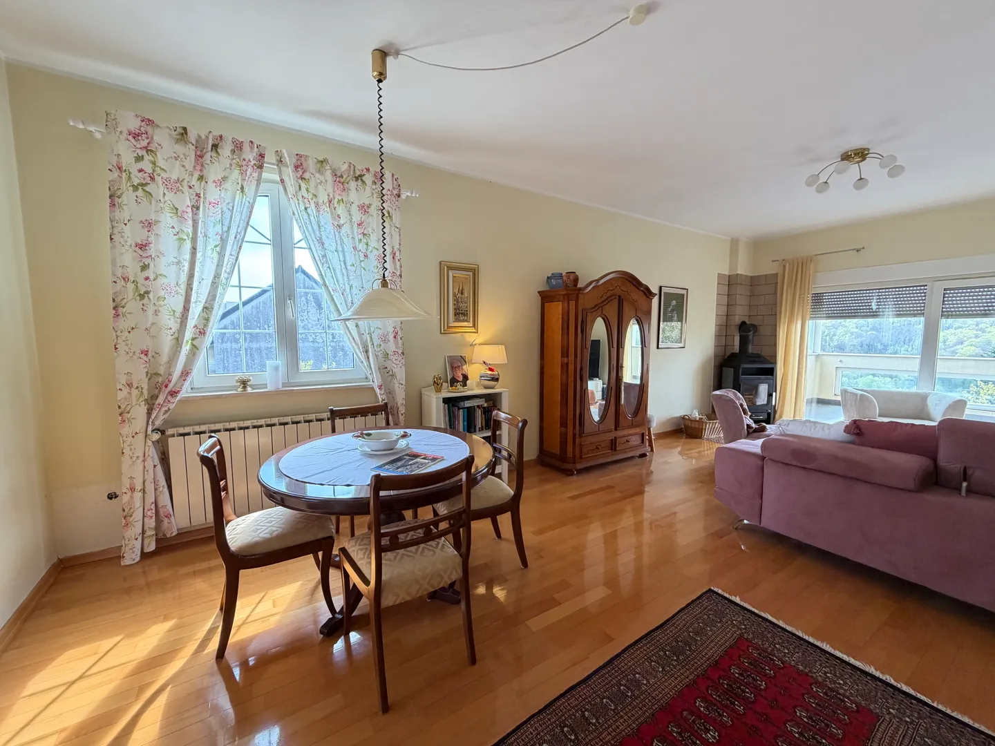 zagreb, dubrava-novoselec, kuća s dva stana 358 m2, na parceli od 911 m2 - slika 7