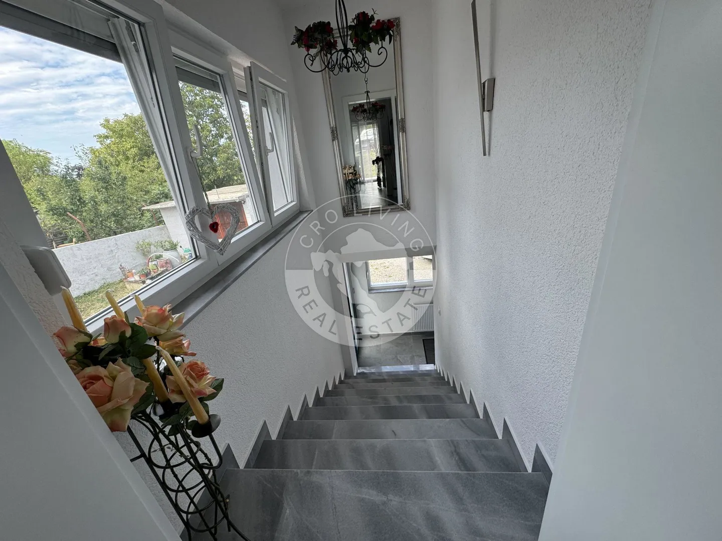 zaprešić, samostojeća kuća 310 m2, na površini od 1830 m2, sa gospodarskim prostorom - slika 21