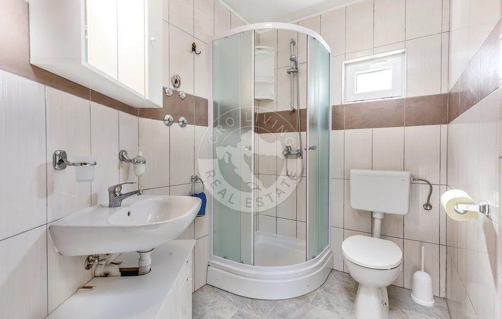 bribir, samostojeća kuća sa bazenom, 110m2 - slika 19