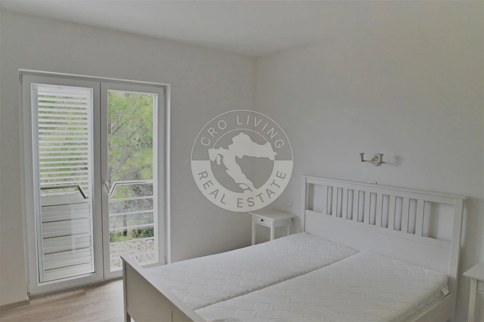 vodice , srima, moderna namještena kuća s četiri stana, apartmanom i bazenom - slika 14