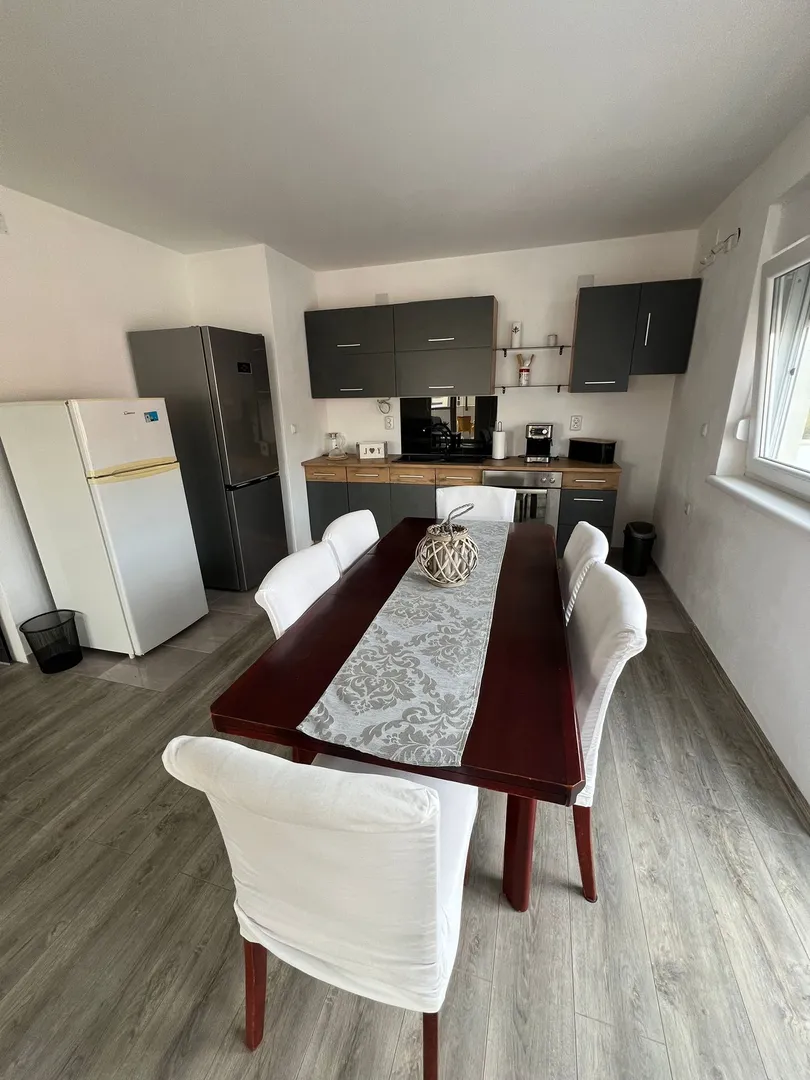otok čiovo, okrug gornji- kuća s apartmanima, 80 m od mora i 8 km od zračne luke - slika 3