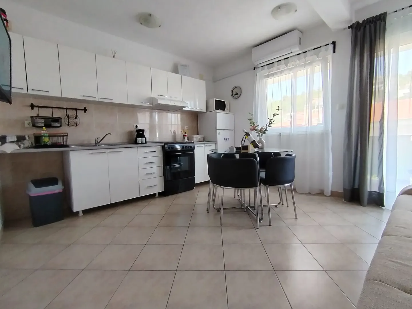 otok čiovo, okrug gornji- kuća s apartmanima, 80 m od mora i 8 km od zračne luke - slika 35