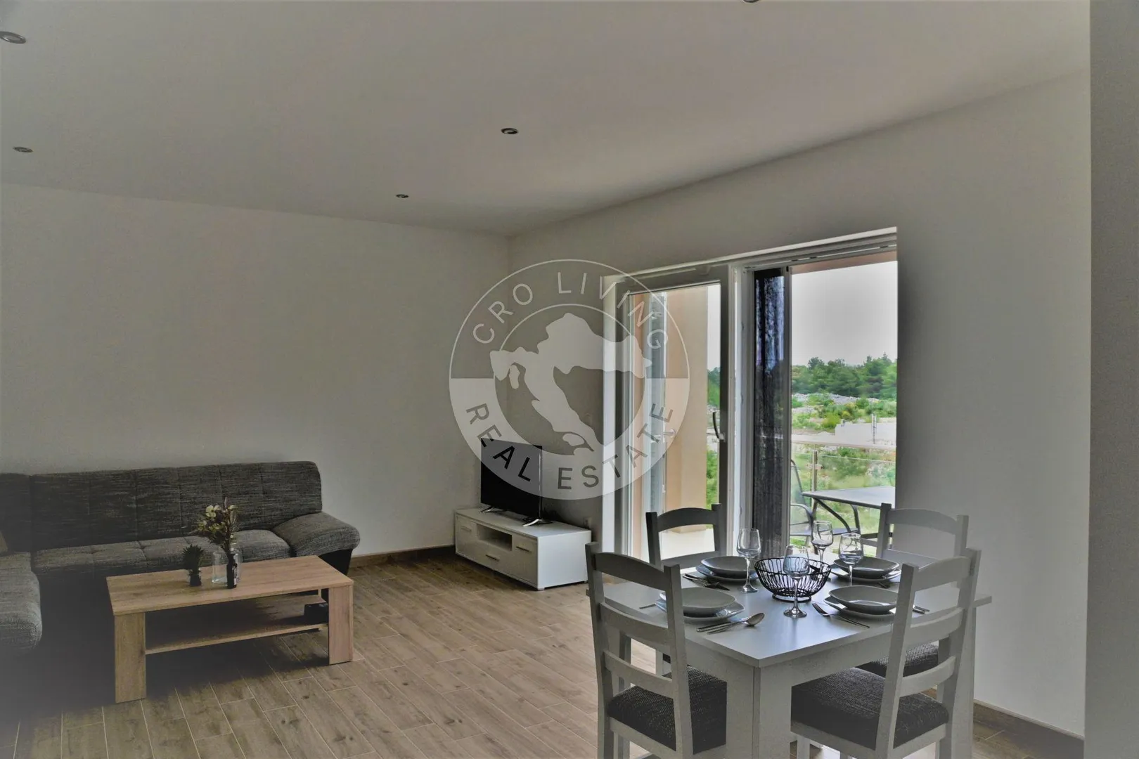 vodice , srima, moderna namještena kuća s četiri stana, apartmanom i bazenom - slika 25
