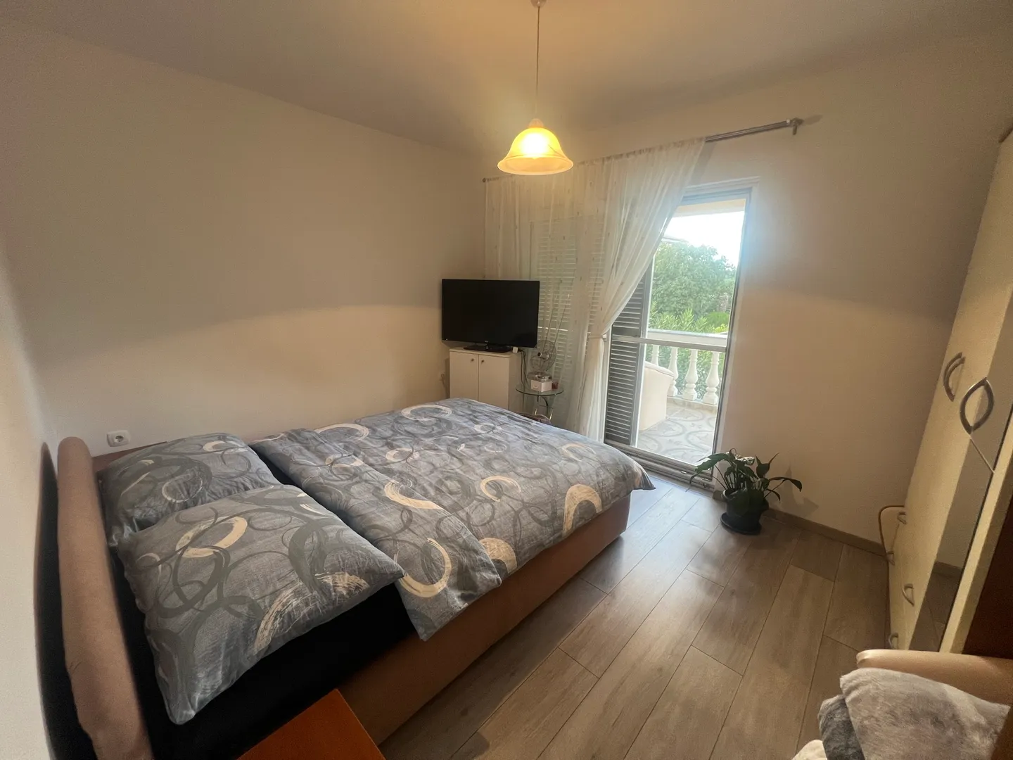 hrvatska, zadar, gornji karin, 400 m od mora, polovica dvojne kuće, 1 spavaća soba - 51,44m2, pogled na more, garaža i vrt - slika 8