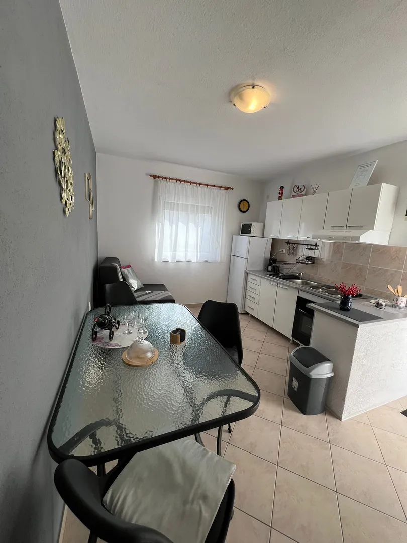 otok čiovo, okrug gornji- kuća s apartmanima, 80 m od mora i 8 km od zračne luke - slika 16