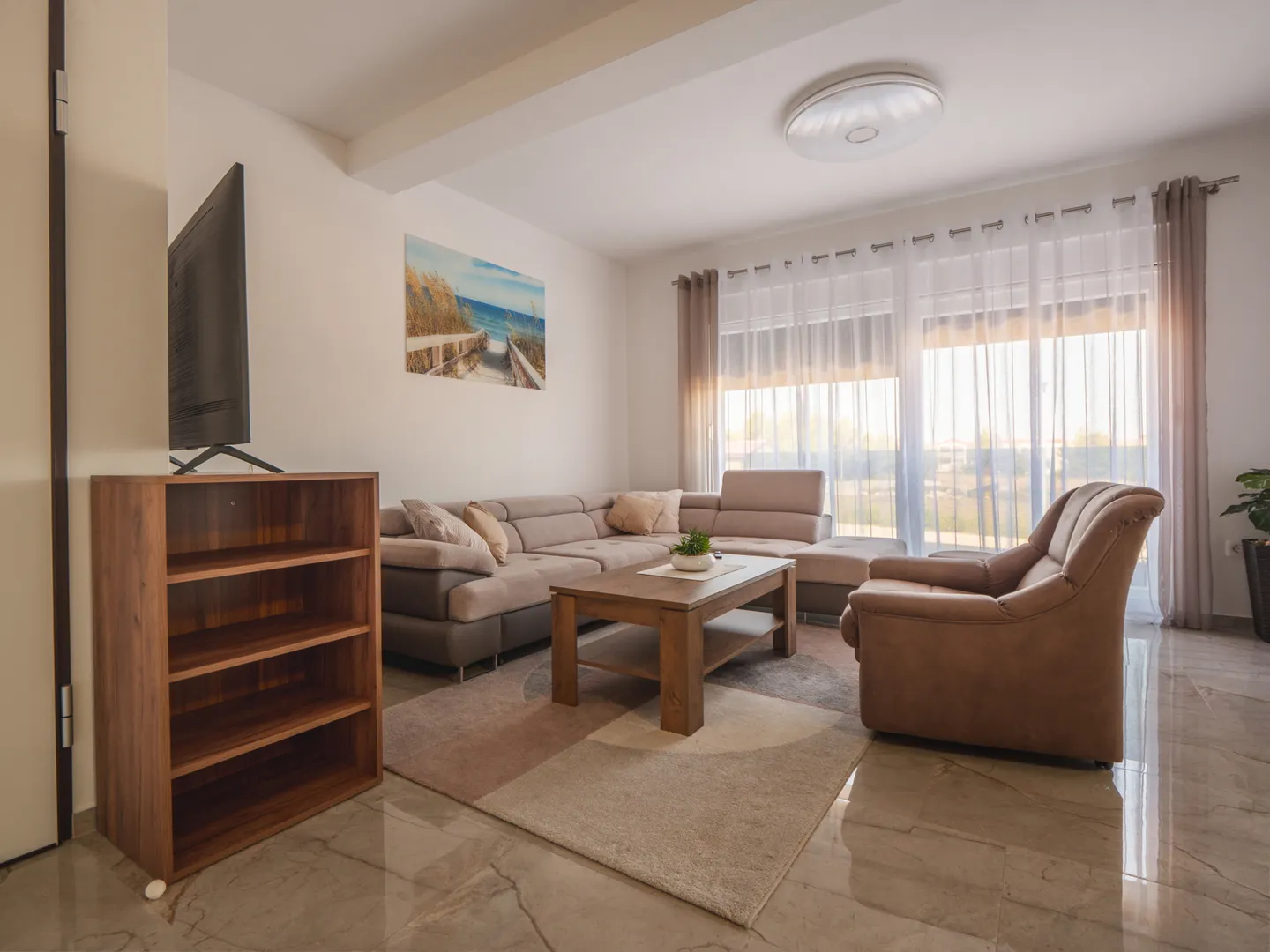 hrvatska, zadar, vir, 4 apartmana, visokokvalitetna i održavana, potpuno opremljena i namještena, investicijska nekretnina blizu mora - slika 2