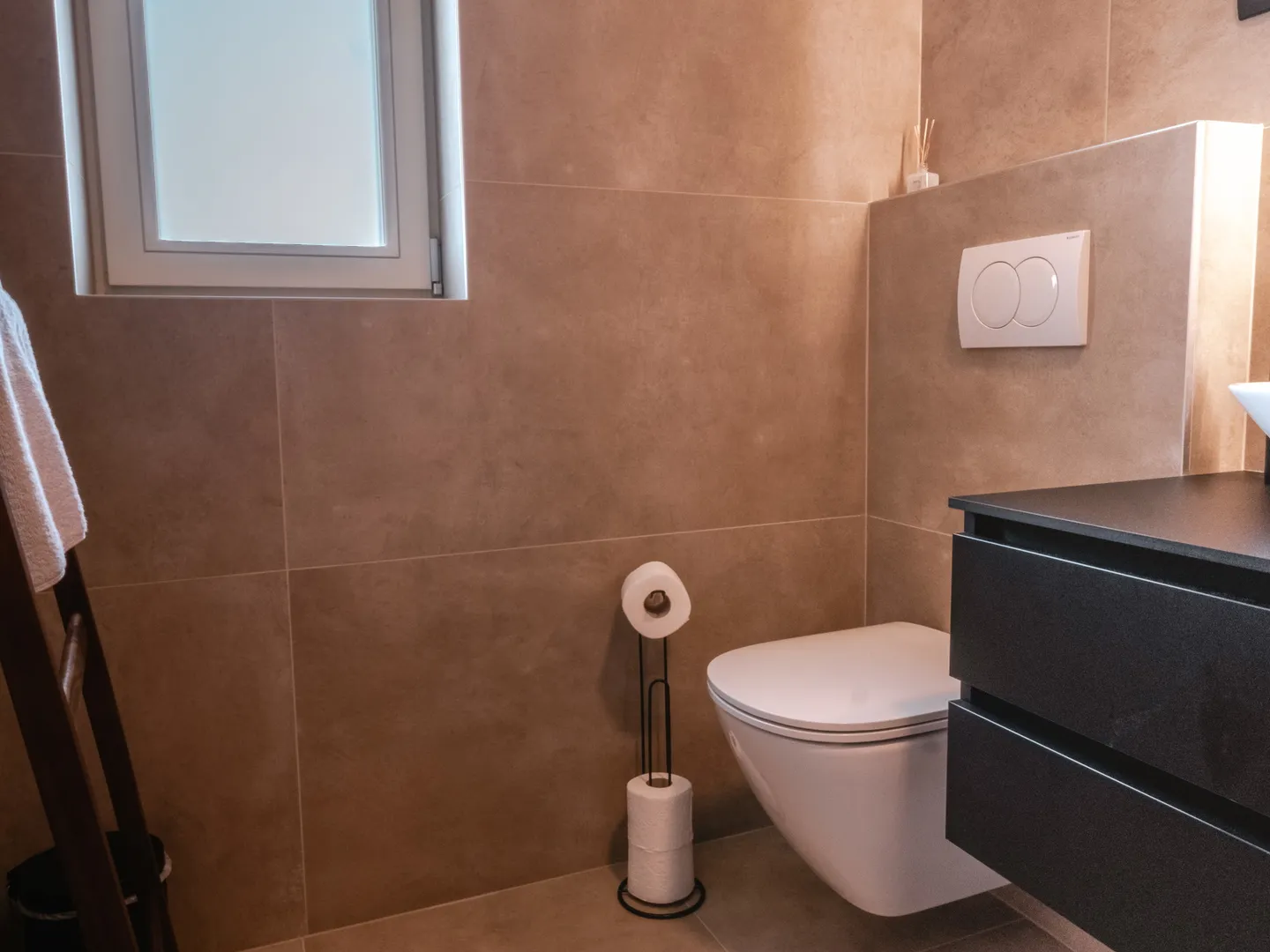 luksuzna vila s bazenom, prvi red do mora, nin - zadar - slika 36
