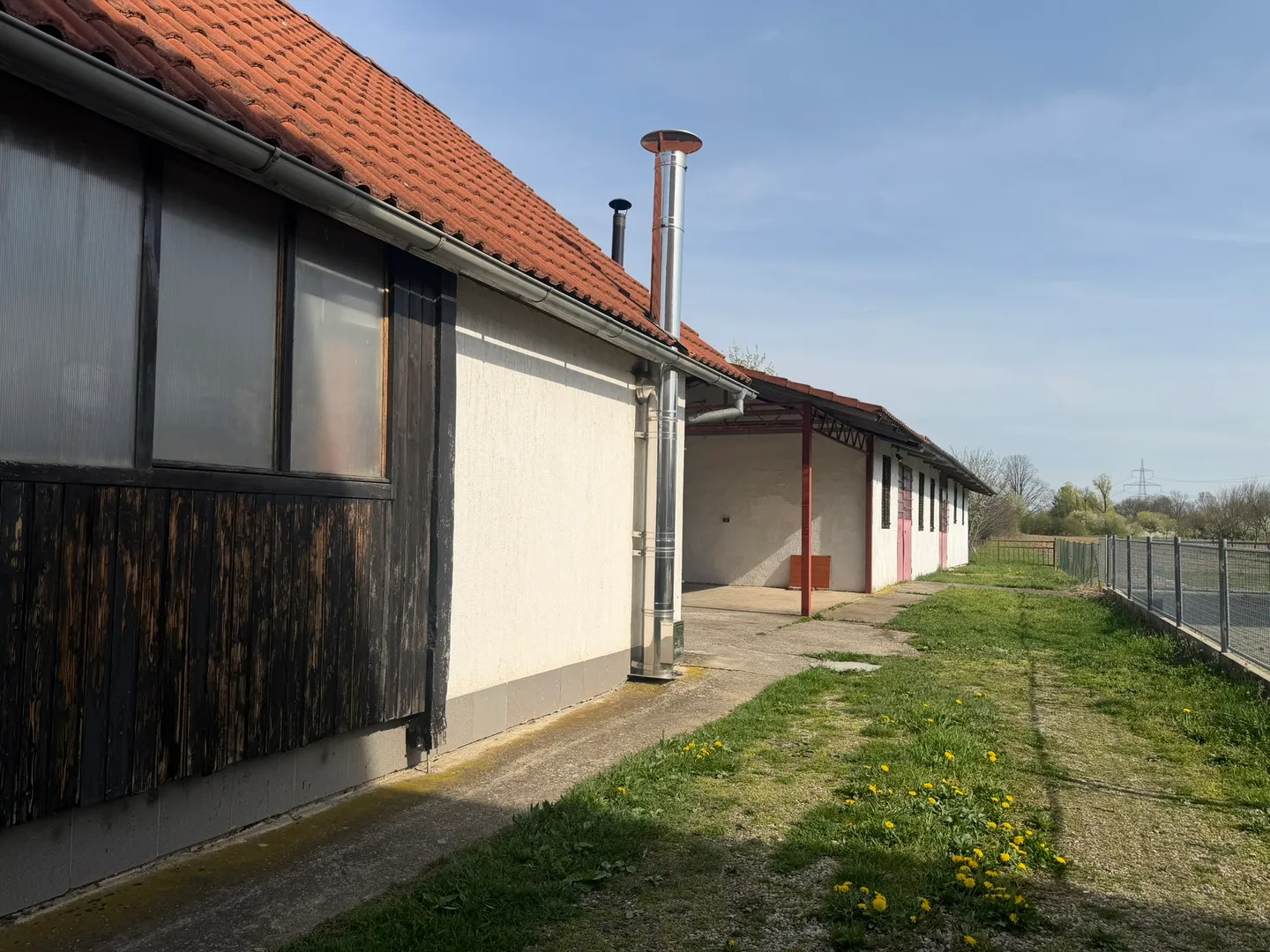 prodaja građevinskog zemljišta s kućom i radionom, rugvica (dragošička), 2027m2 - slika 9