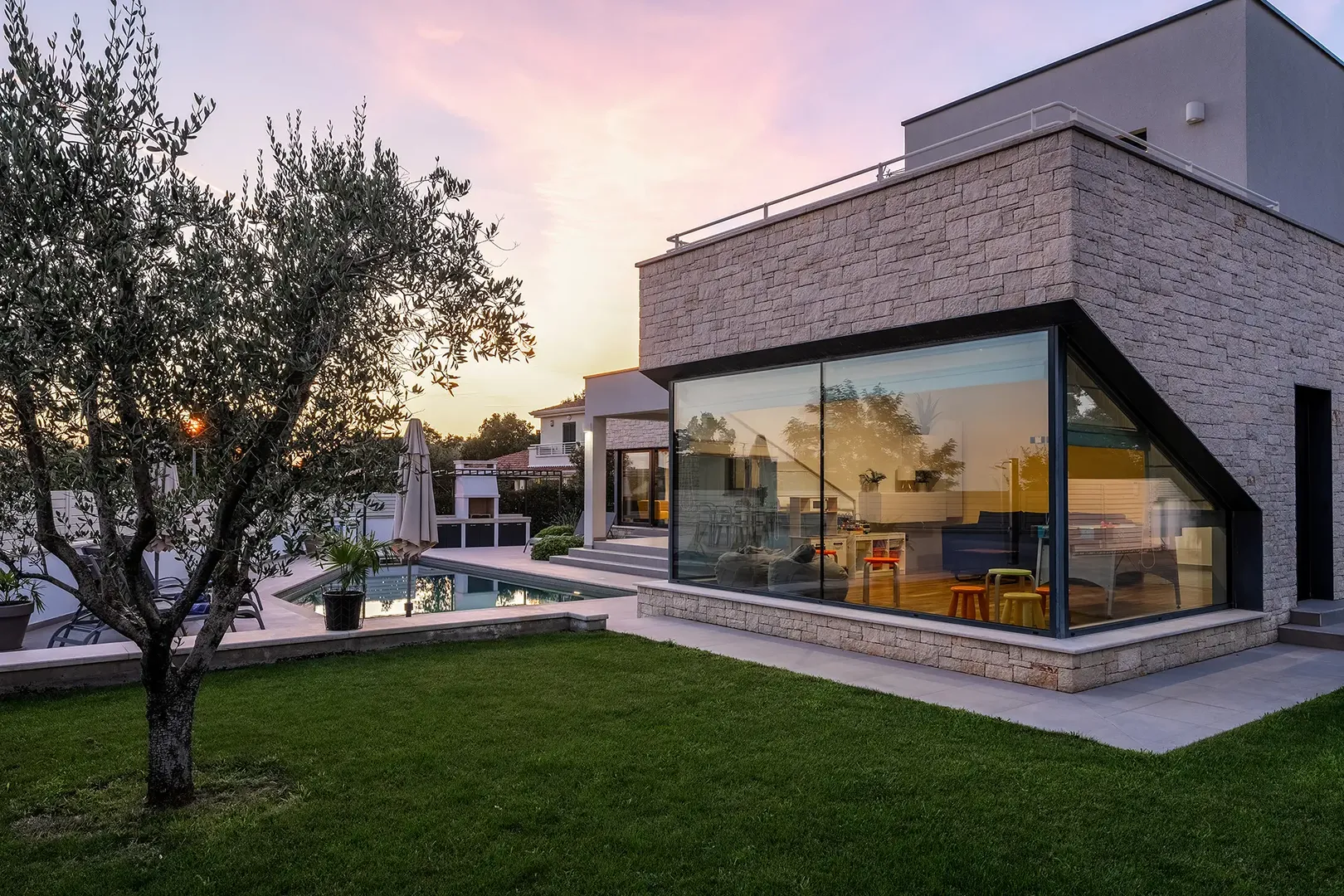 hrvatska, poreč, varvari – potpuno namještena luksuzna vila s bazenom, 280 m² - slika 13