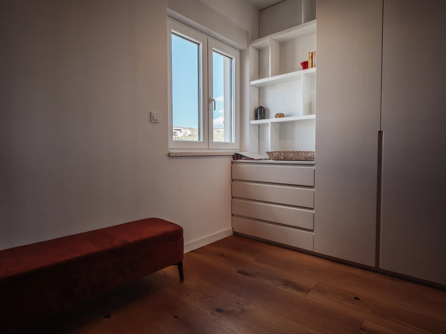 hrvatska, šibenik, vodice (tribunj) – moderan stan na 1. katu s 4 spavaće sobe, 2 terase i 3 parkirna mjesta, 137,91 m² - slika 23
