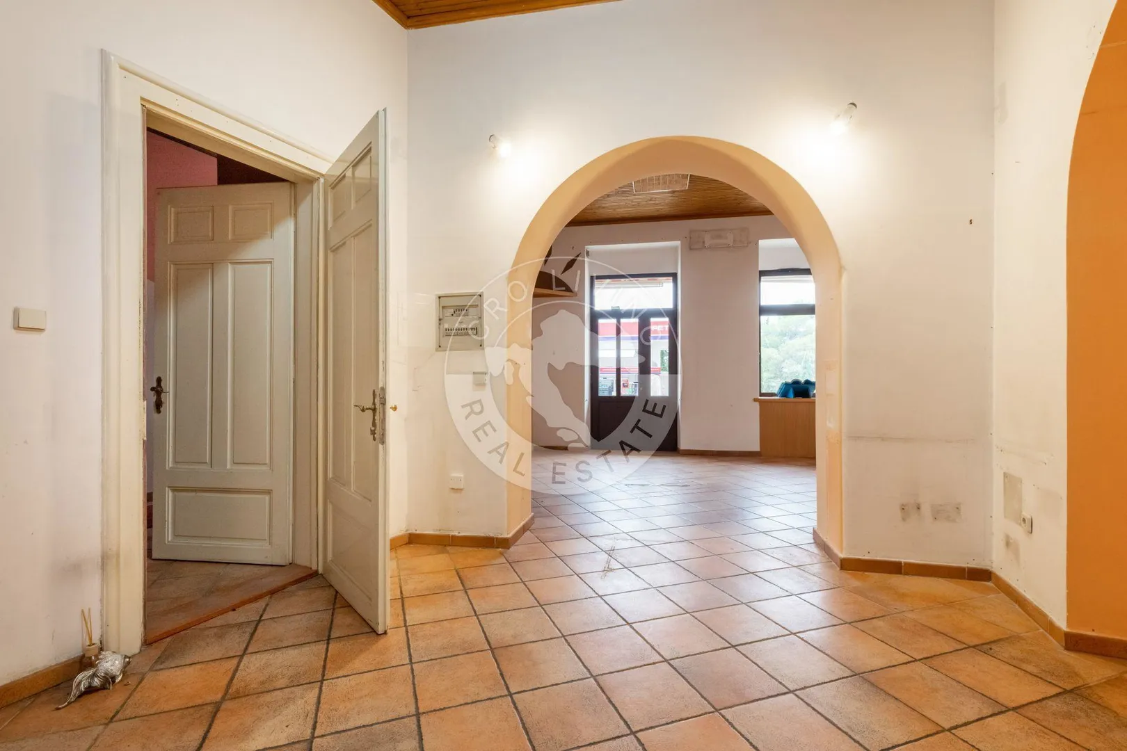 crikvenica, kuća 498 m2, tri stana apartmana jedan stan i dva poslovna prostora - slika 24