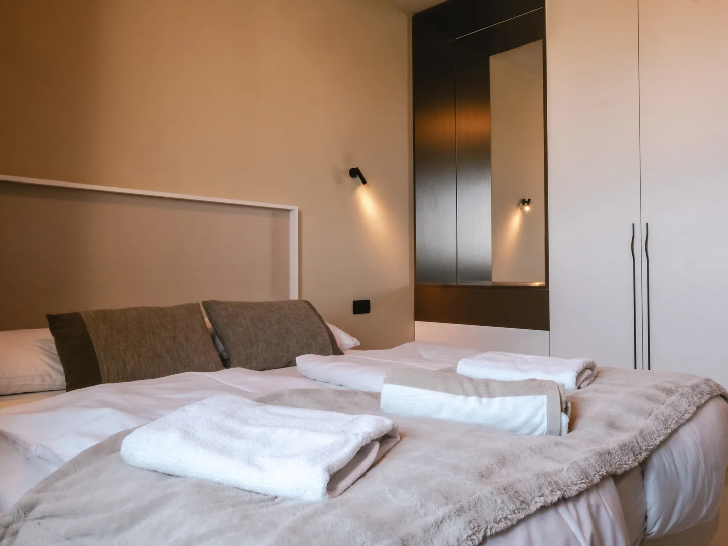 luksuzna vila s bazenom, prvi red do mora, nin - zadar - slika 39
