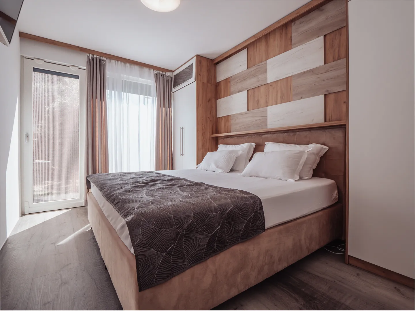hrvatska, pag, mandre – ekskluzivna dizajnerska kuća s bazenom, podrumom i vrtom, 122 m² - slika 28