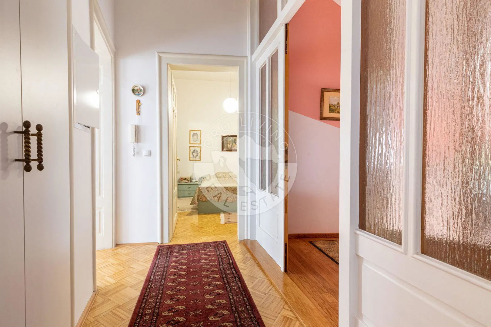 crikvenica, kuća 498 m2, tri stana apartmana jedan stan i dva poslovna prostora - slika 8