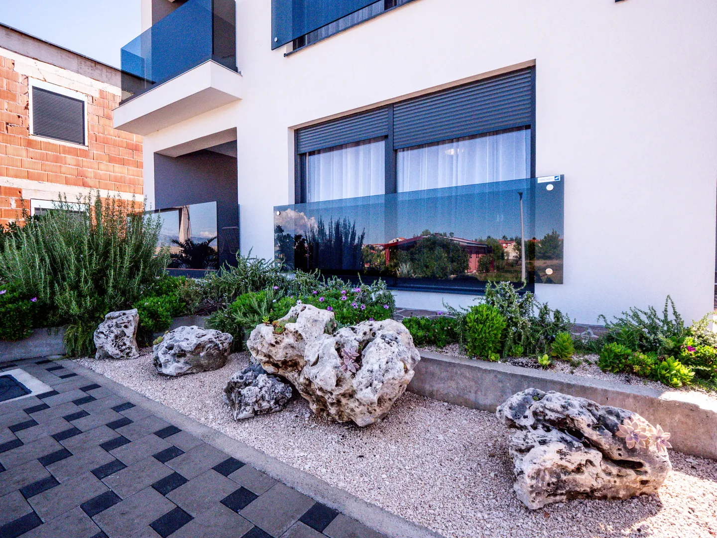 hrvatska, zadar, vir, 4 apartmana, visokokvalitetna i održavana, potpuno opremljena i namještena, investicijska nekretnina blizu mora - slika 49