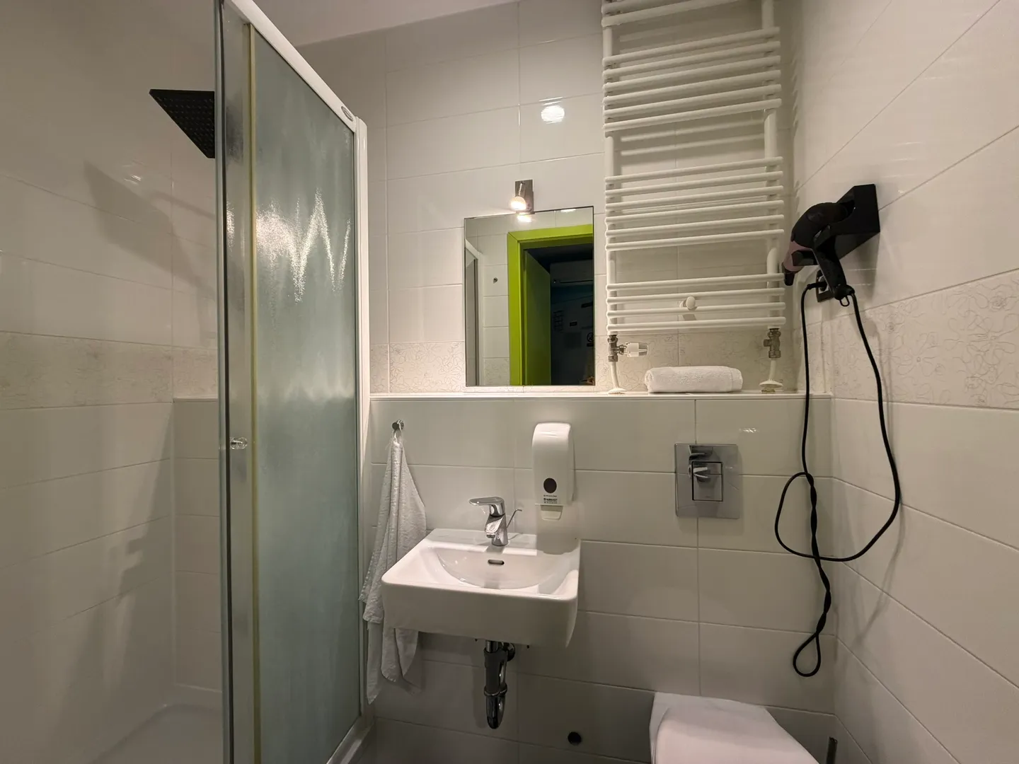 prodaja: hostel u centru zagreba - slika 17