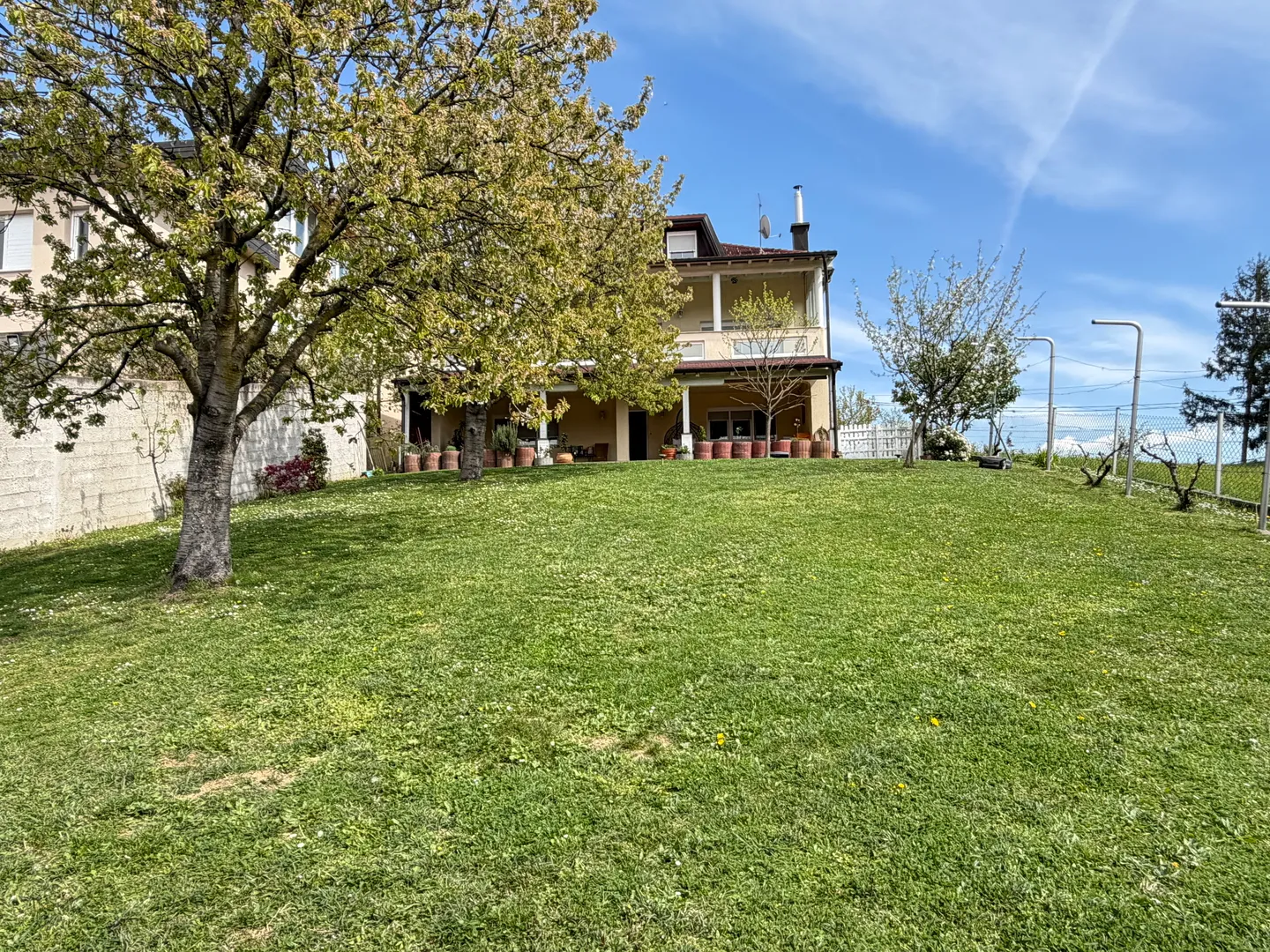 zagreb, dubrava-novoselec, kuća s dva stana 358 m2, na parceli od 911 m2 - slika 53