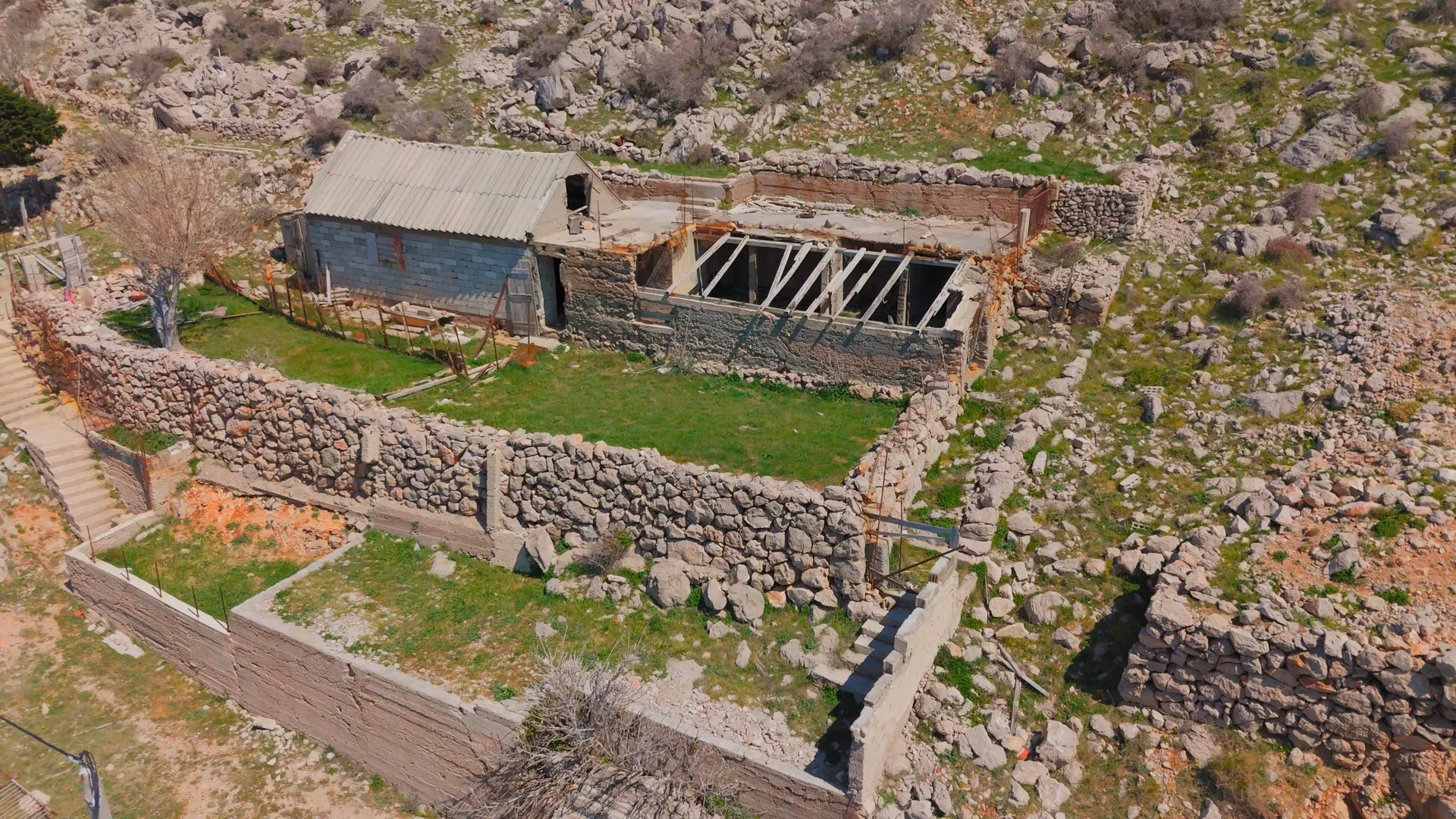 hrvatska, gospić, lukovo šugarje, 1570 m², zemljište u prvom redu do mora s ruševinom i potencijalom za gradnju - slika 3